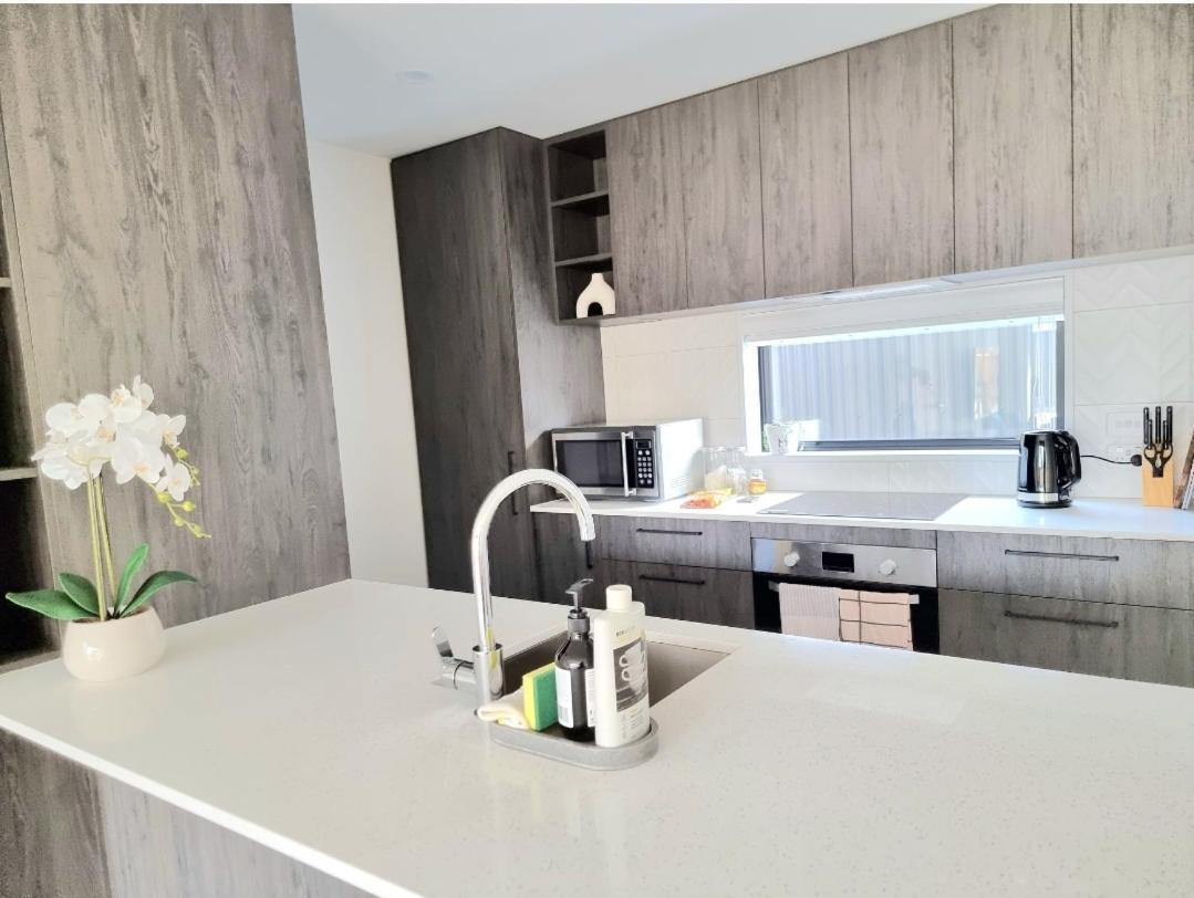 Вилла Addington Townhouse With Carpark 8Mins Walk To Hagley Park South Крайстчёрч Экстерьер фото